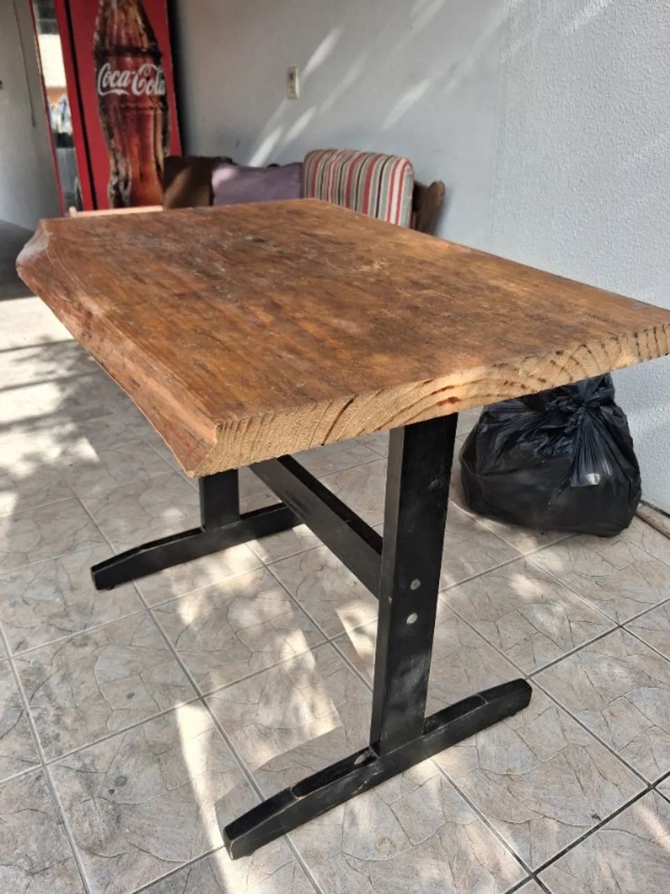 Expositor e mesas para bar ou restaurante. - Foto 2