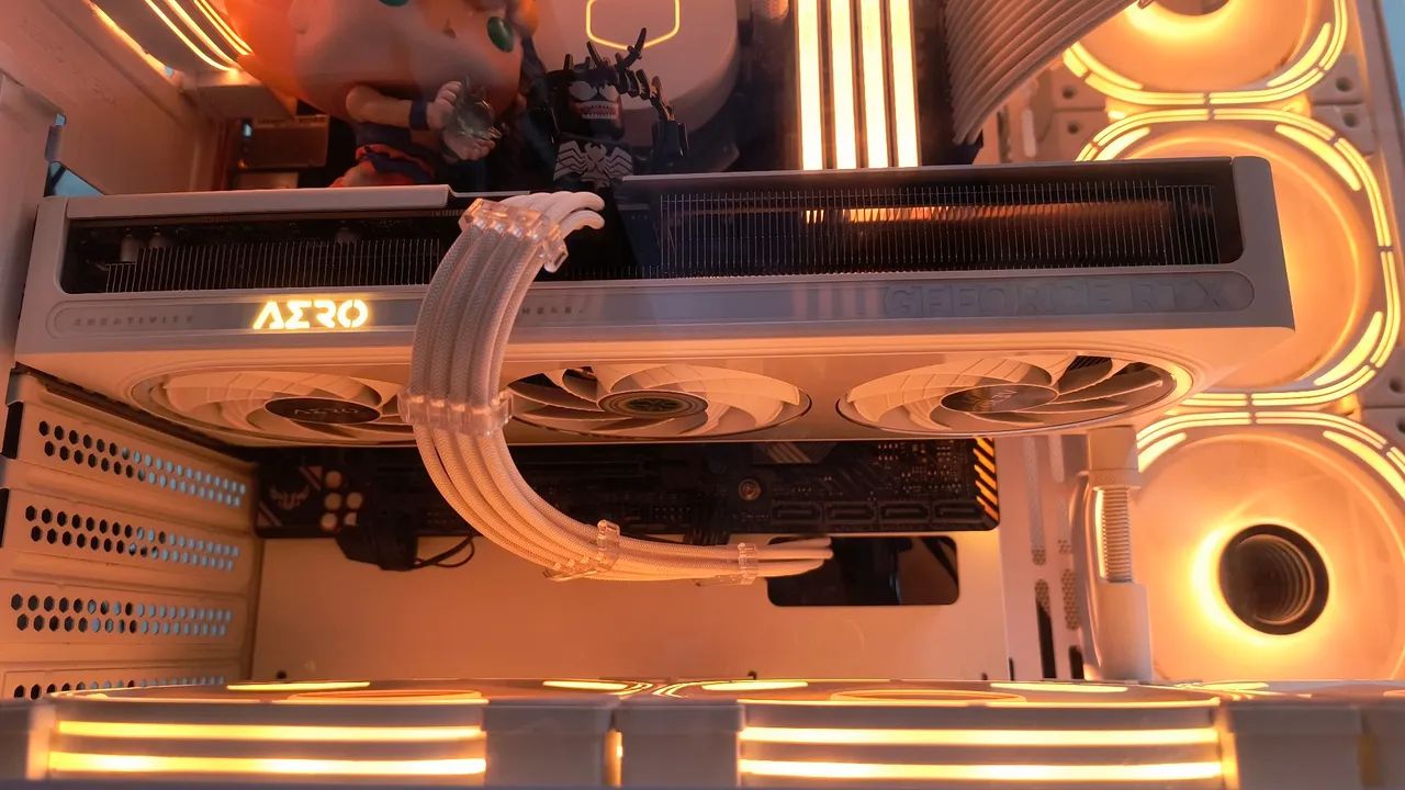 RTX 5060 Ti Aero OC Gigabyte 8GB  - Foto 3