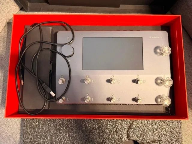vendo pedaleira quadcortex semi nova 