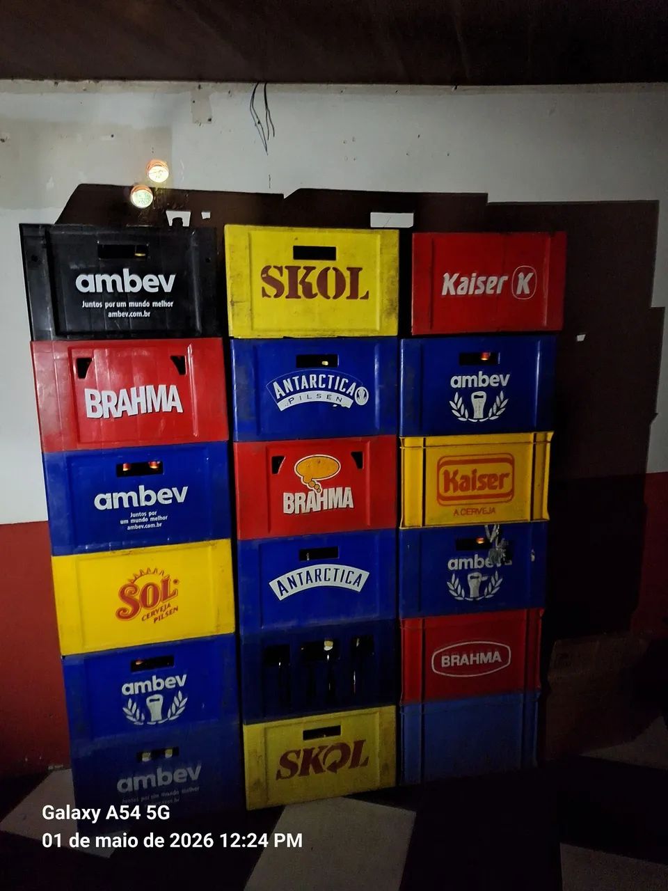 Vendo caixas de vasilhames vasios