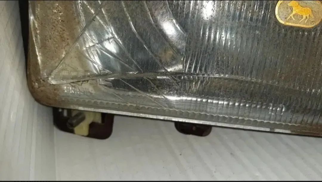 Farol Direito Cibié Ford Cargo 1991/2000 Lente Vidro Trincada - Foto 4