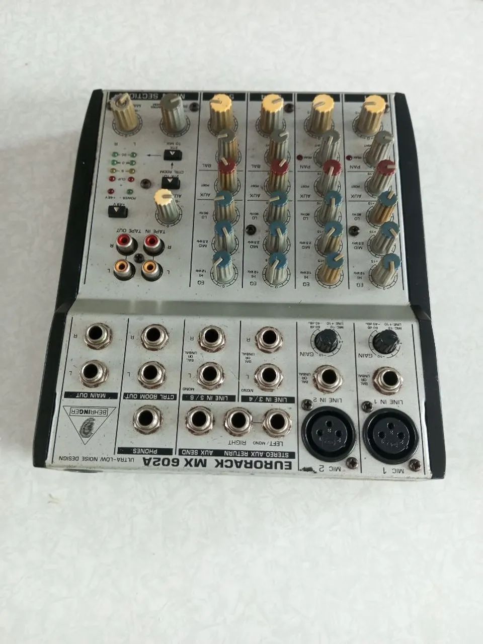 Mesa de som Behringer  - Foto 2