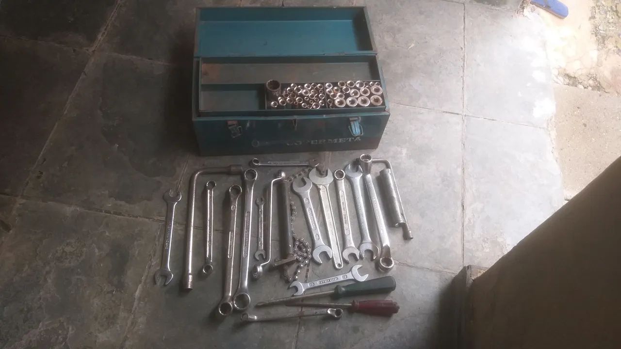 Caixa e ferramentas para mecânicos  - Foto 6