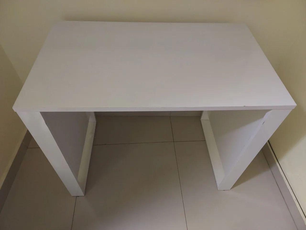 Escrivaninha Branca