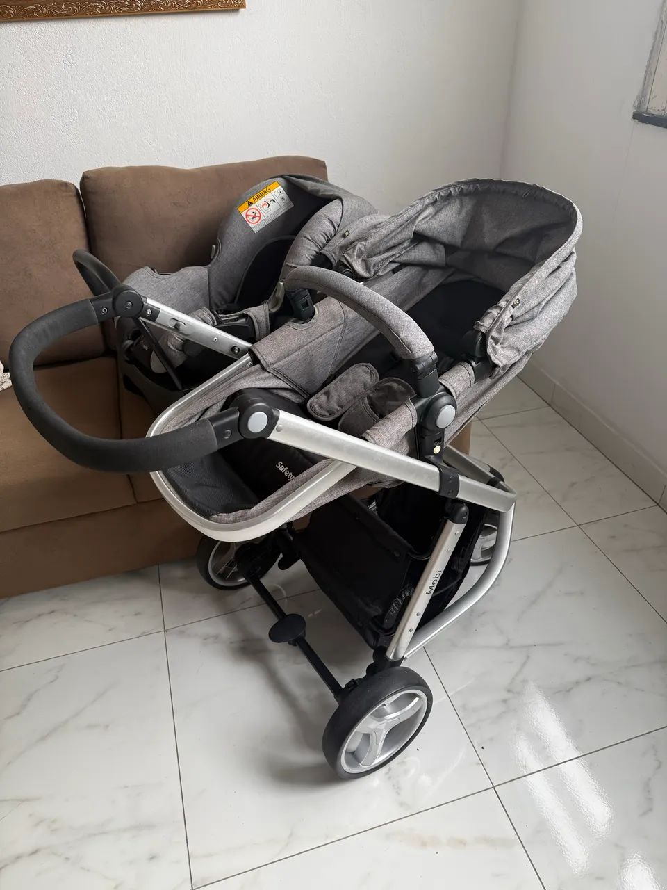 Carrinho de bebê e bebê conforto safety - Foto 2