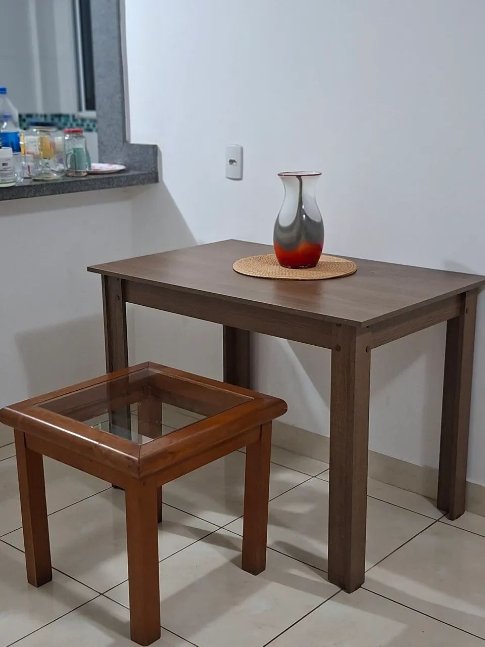 MESA MADEIRADA + MESINHA COM TAMPO DE VIDRO - Foto 2