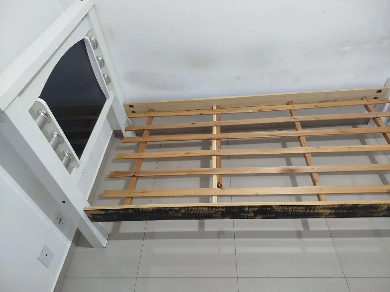 Vendo cama de solteiro  - Foto 2