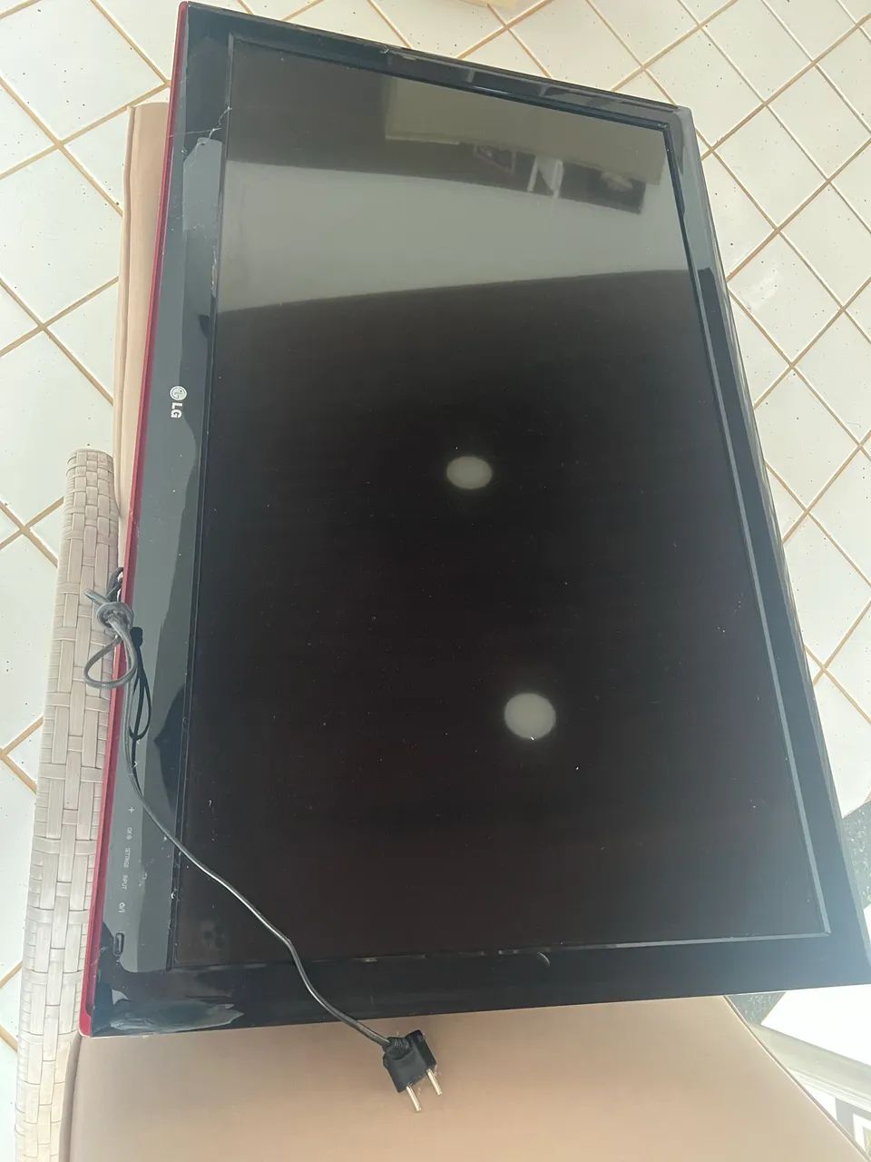 Vendo TV LG 42 Led com defeito