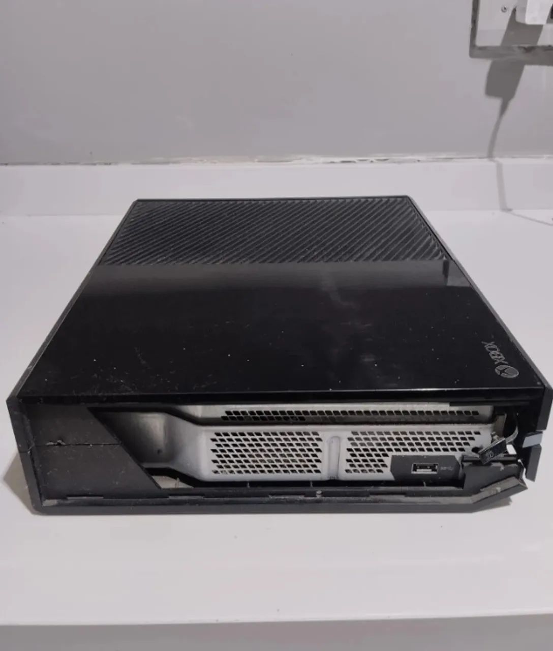 Xbox one, com defeito na carcaça  - Foto 4