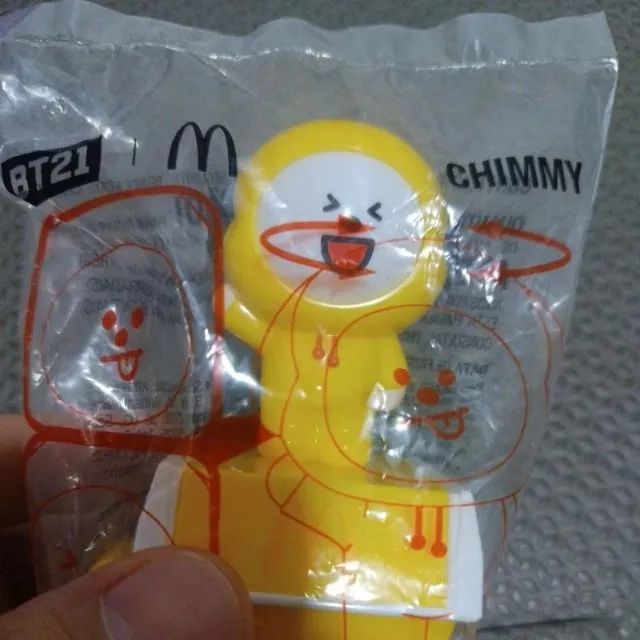 Brinquedo Bts Mc Donalds BT21 Chimmy lacrado - Foto 2