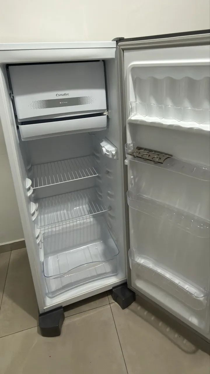 Geladeira Esmaltec nova com nota fiscal e garantia  - Foto 2