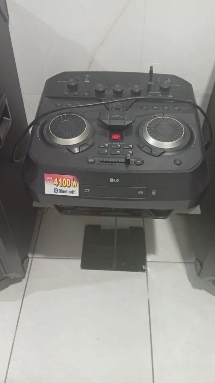 LG XBOOM 