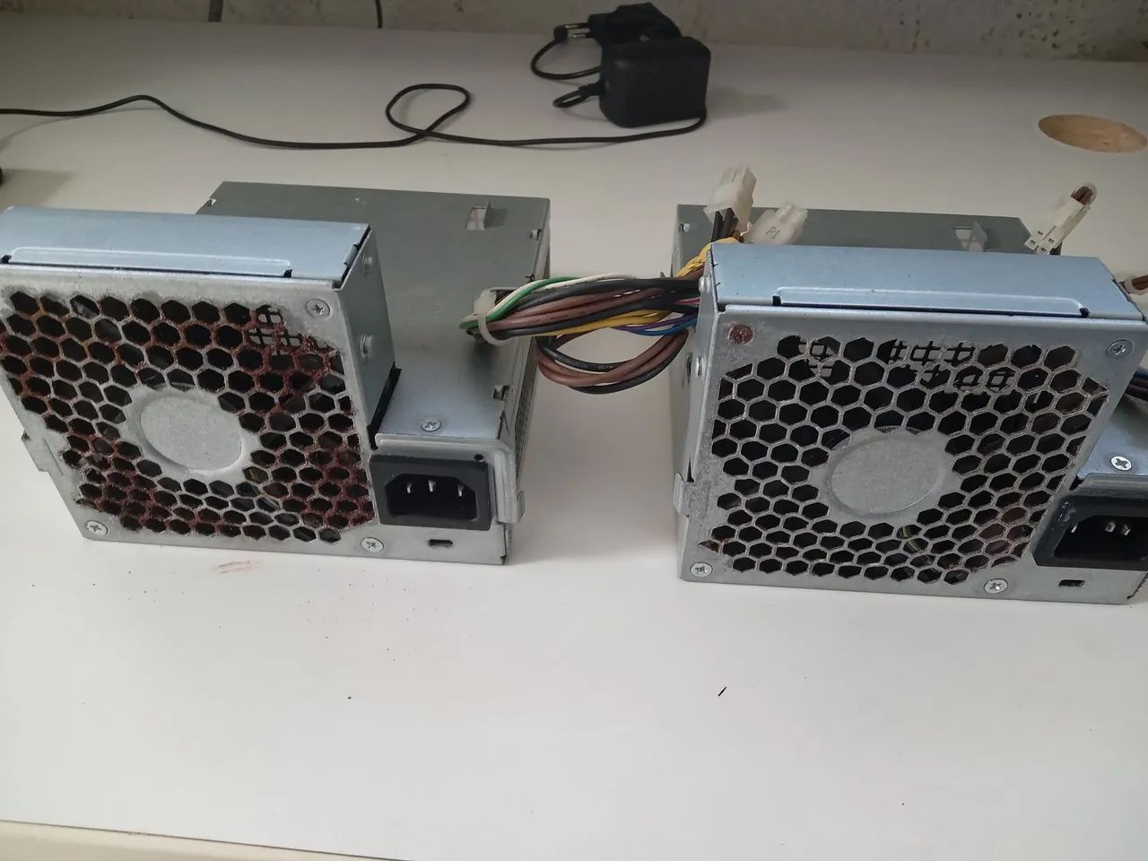 Tô vendendo essas duas Fontes da marca HP 