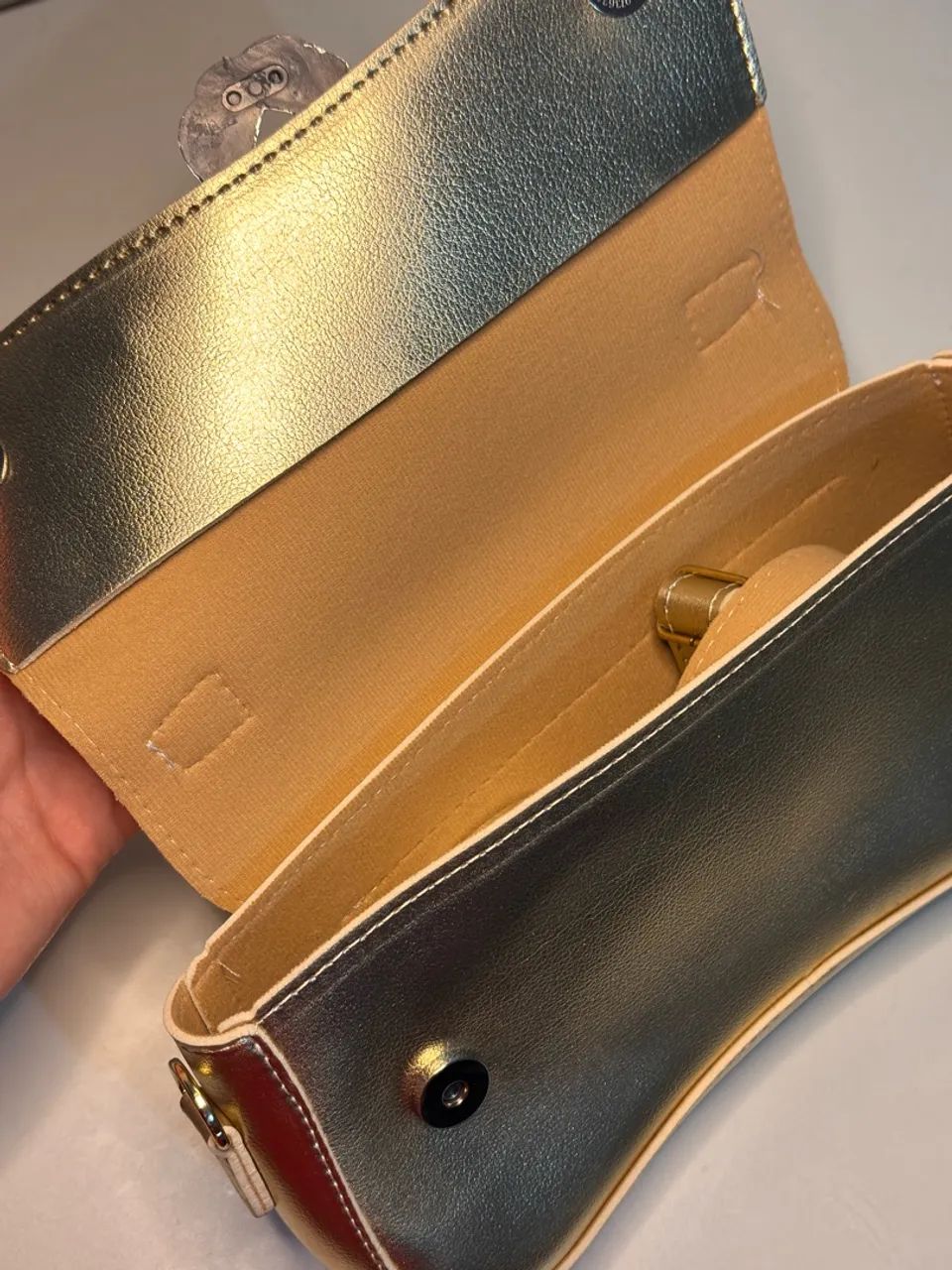 Bolsa dourada NOVA - Foto 2