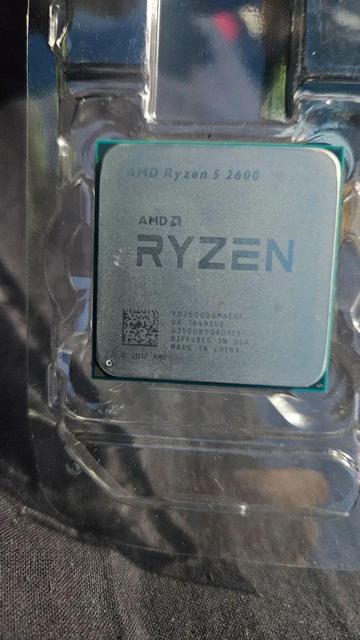 Processasor Ryzen 5 2600  sem cooler