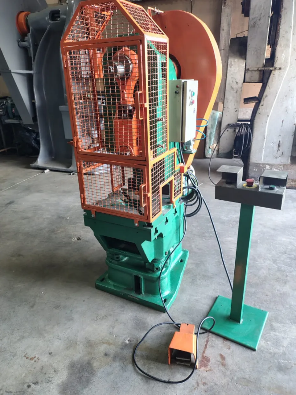 Injetora Plásticos Romi 800 Ton - Produção Rural - Nossa Senhora