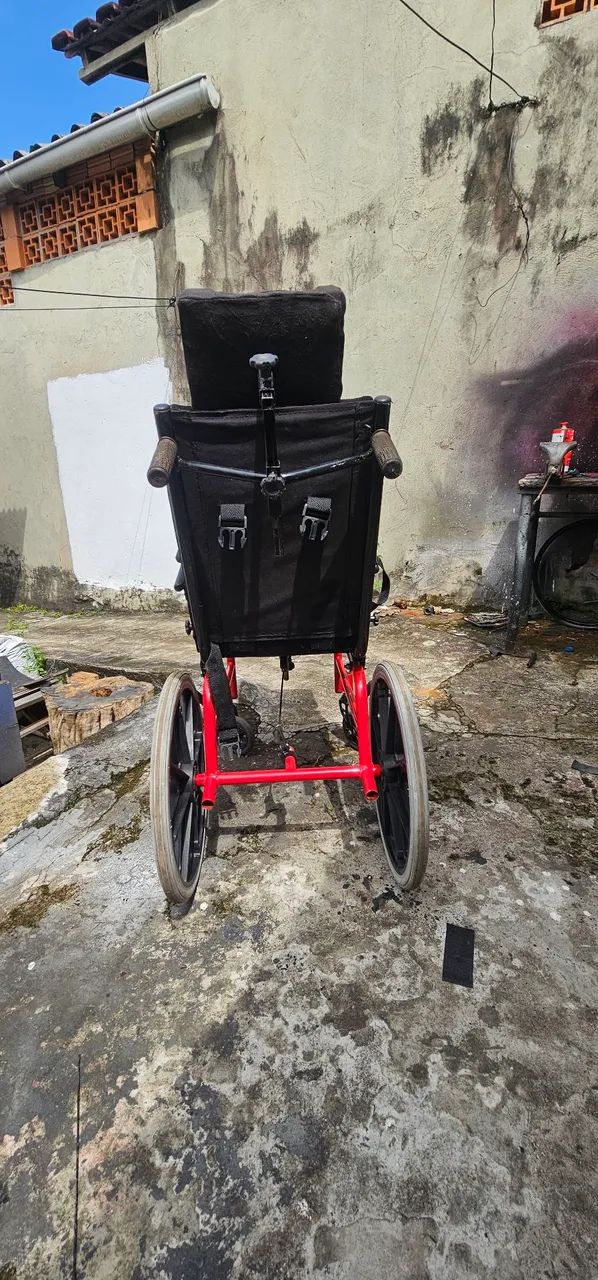 Cadeira de rodas inclivavel  - Foto 3