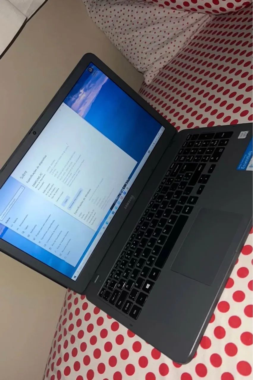 Notebook Samsung Essentials E30