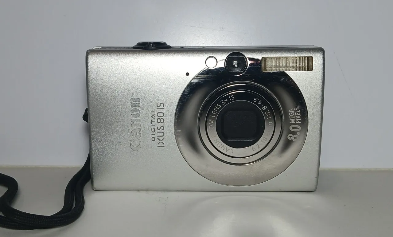 NIKON COOLPIX S8000 BLACK 10X WIDE COMPA 220,00 - Câmeras e