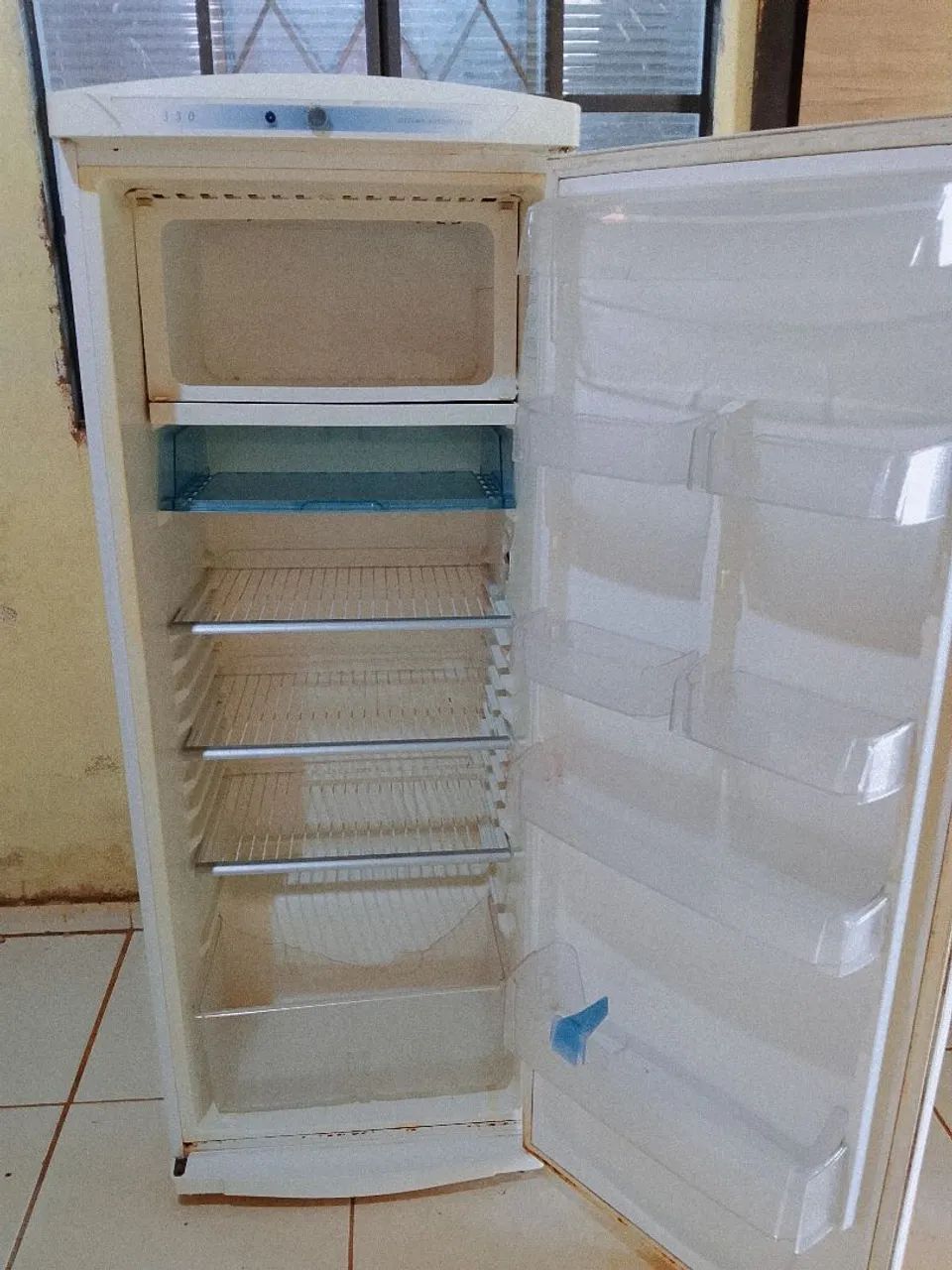 Vendo geladeira funcionando perfeitamente  - Foto 5