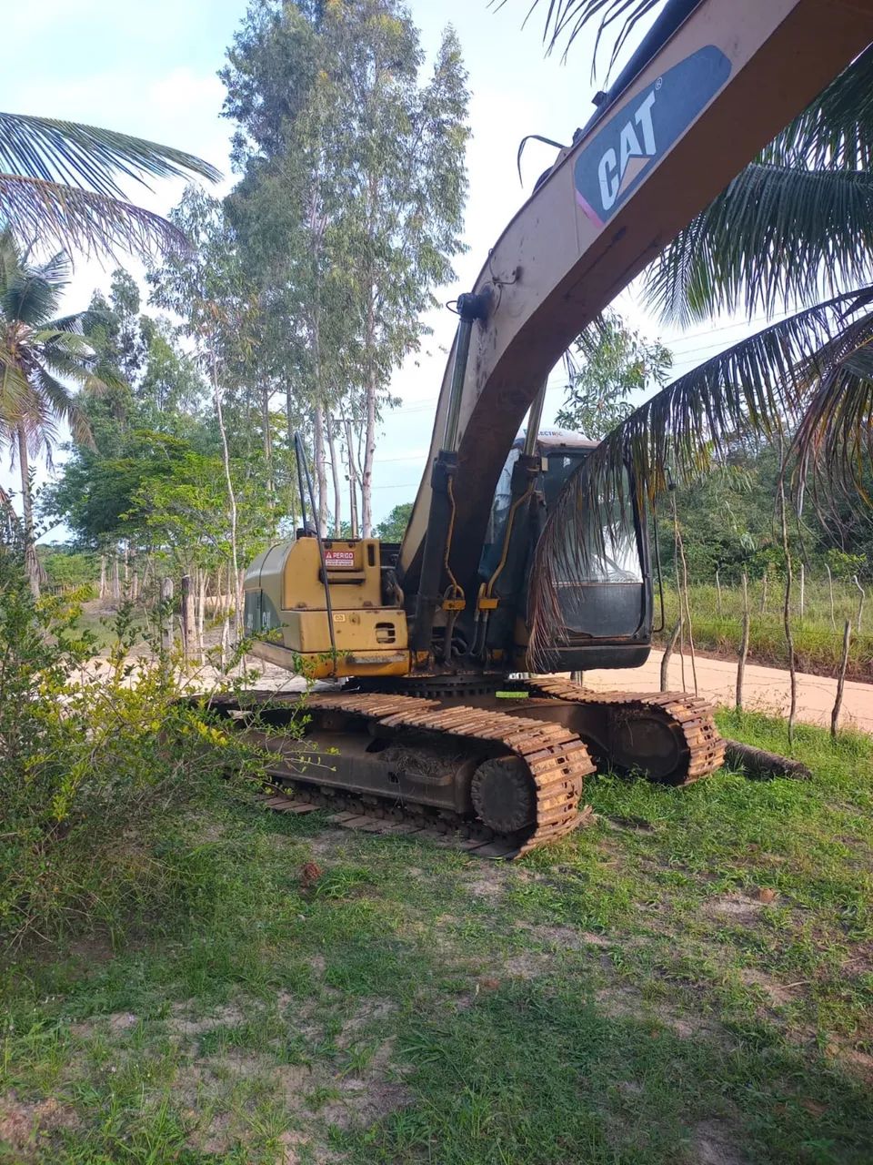Escavadeira cat 320c