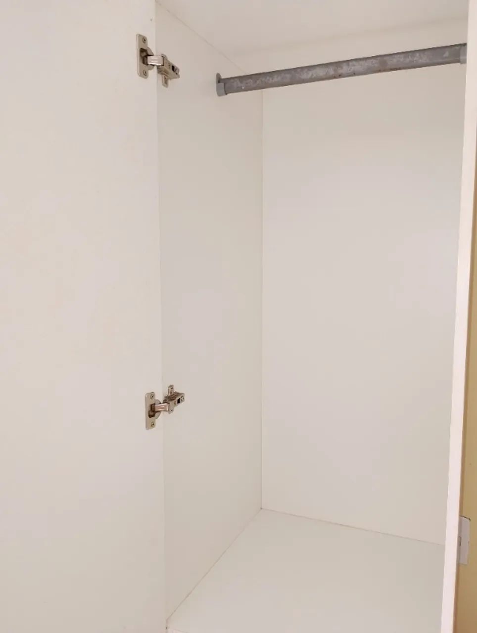 Roupeiro + criado mudo  - Foto 2