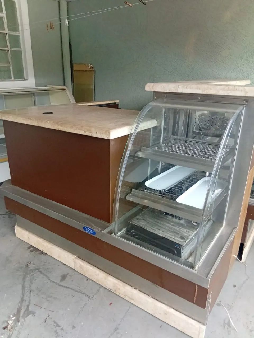 3 em 1 balcão com estufa + expositor refrigerado 