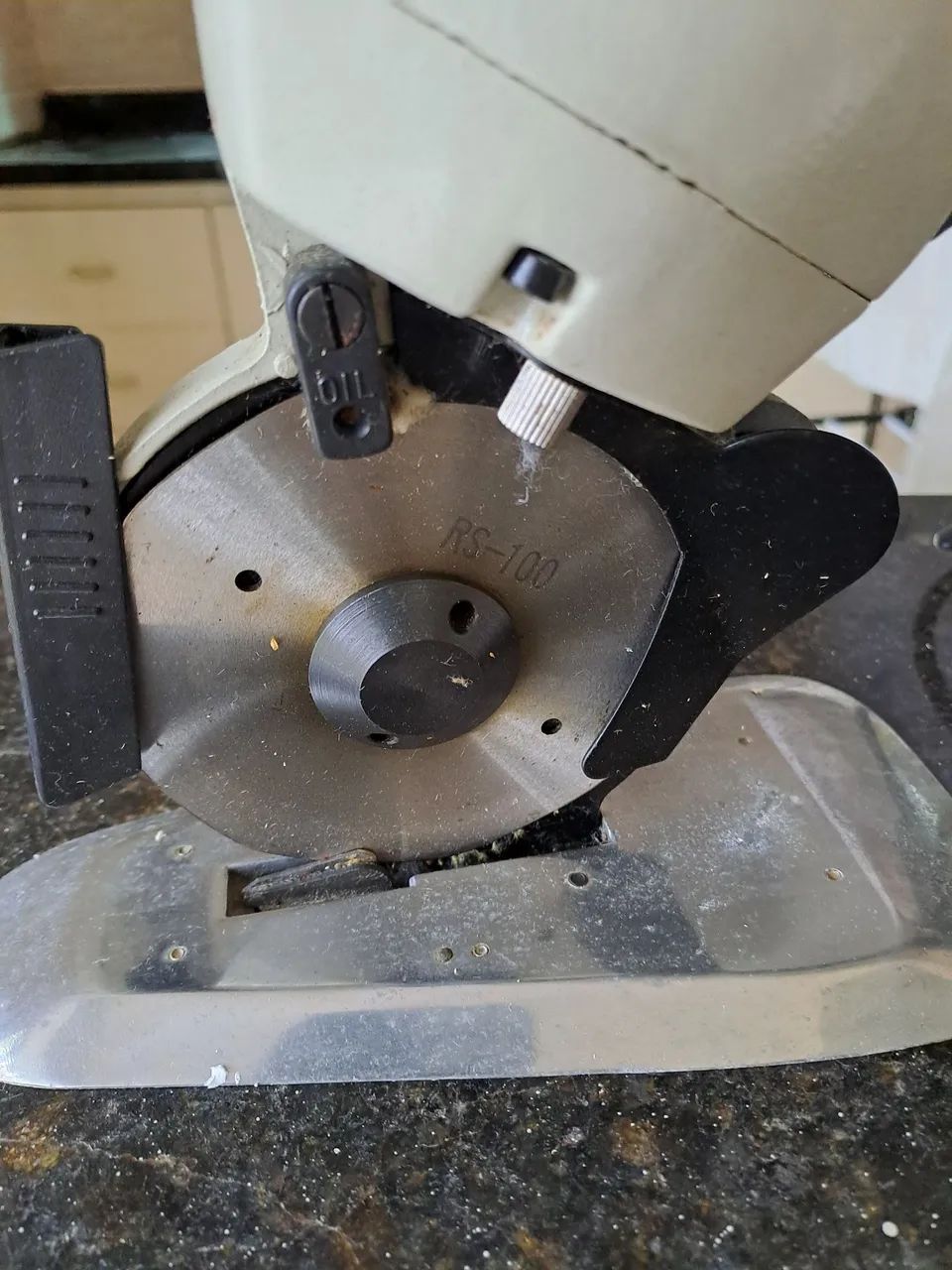 Cortador de tecido 220v profissional - Foto 4