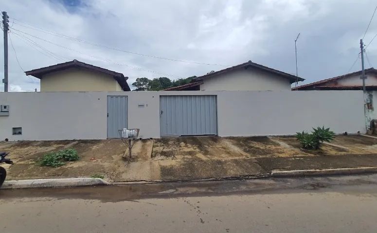 CASA COM 4 QUARTOS NO CENTRO DE BELA VISTA DE GOIÁS 