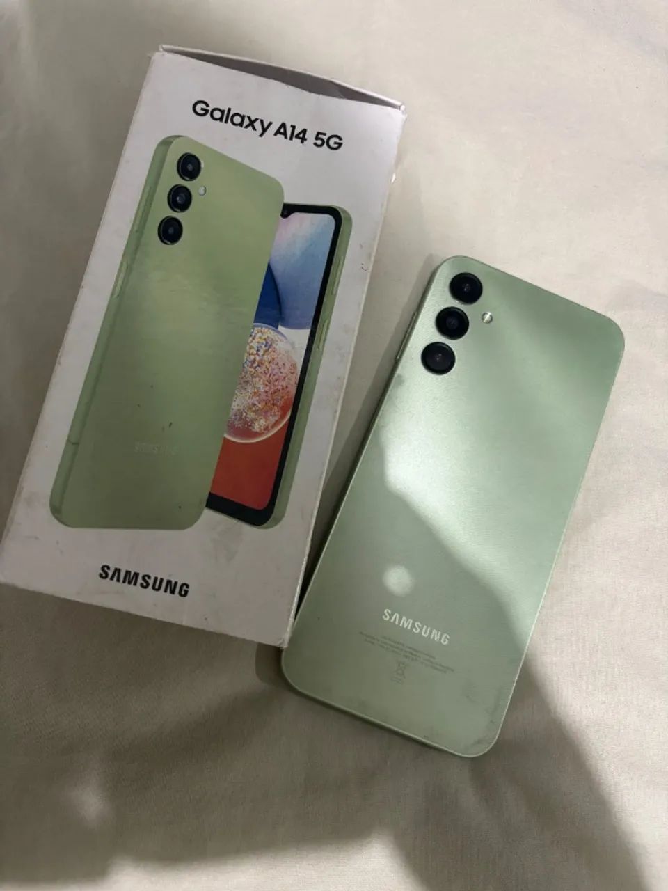 Celular à venda