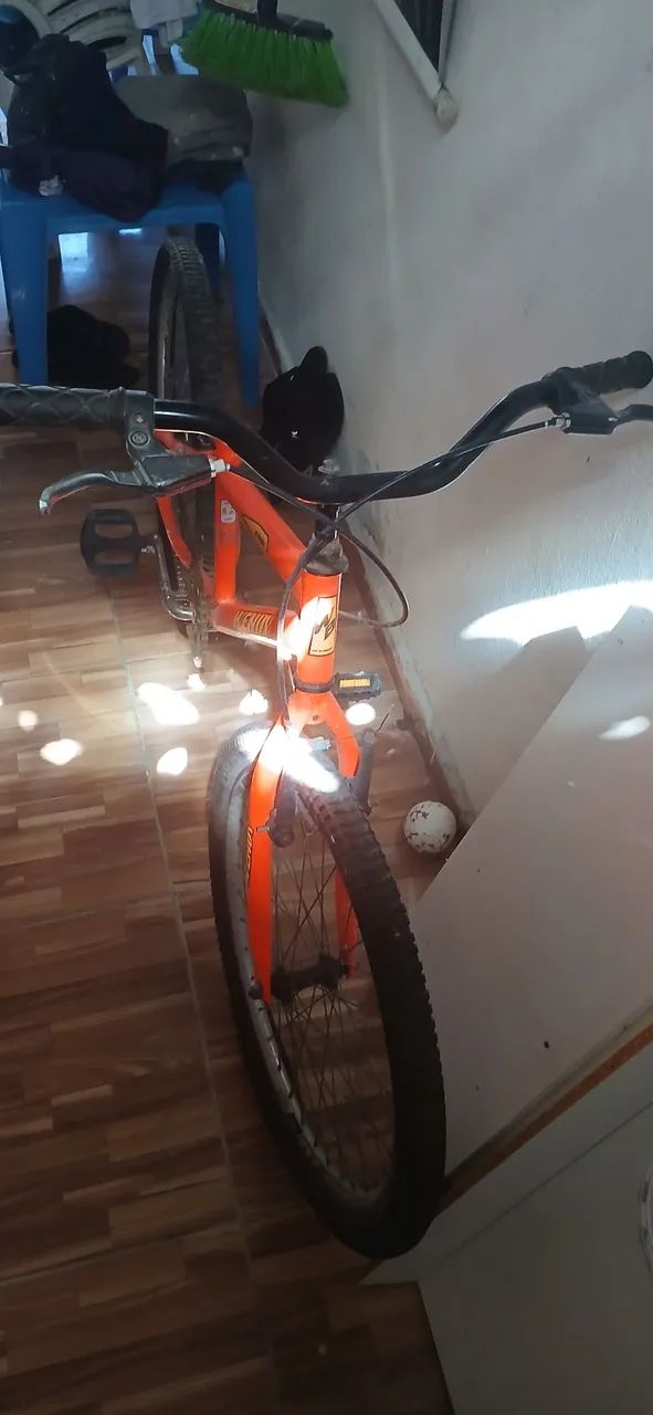 Bicicleta aro 24 sem cela funcionando - Foto 2