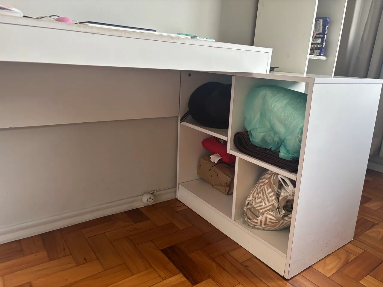     Escrivaninha Branca com 2 Estantes - Conjunto Completo - Foto 5