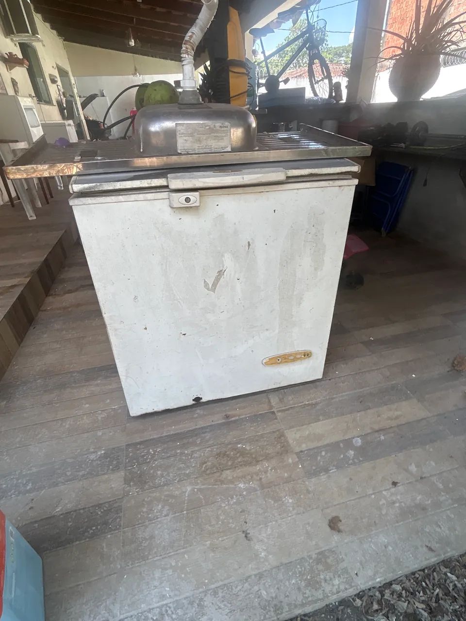 Sucata de geladeira e freezer com motor 