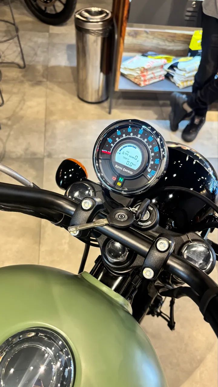 Meteor Fireball 350 - Danielle 