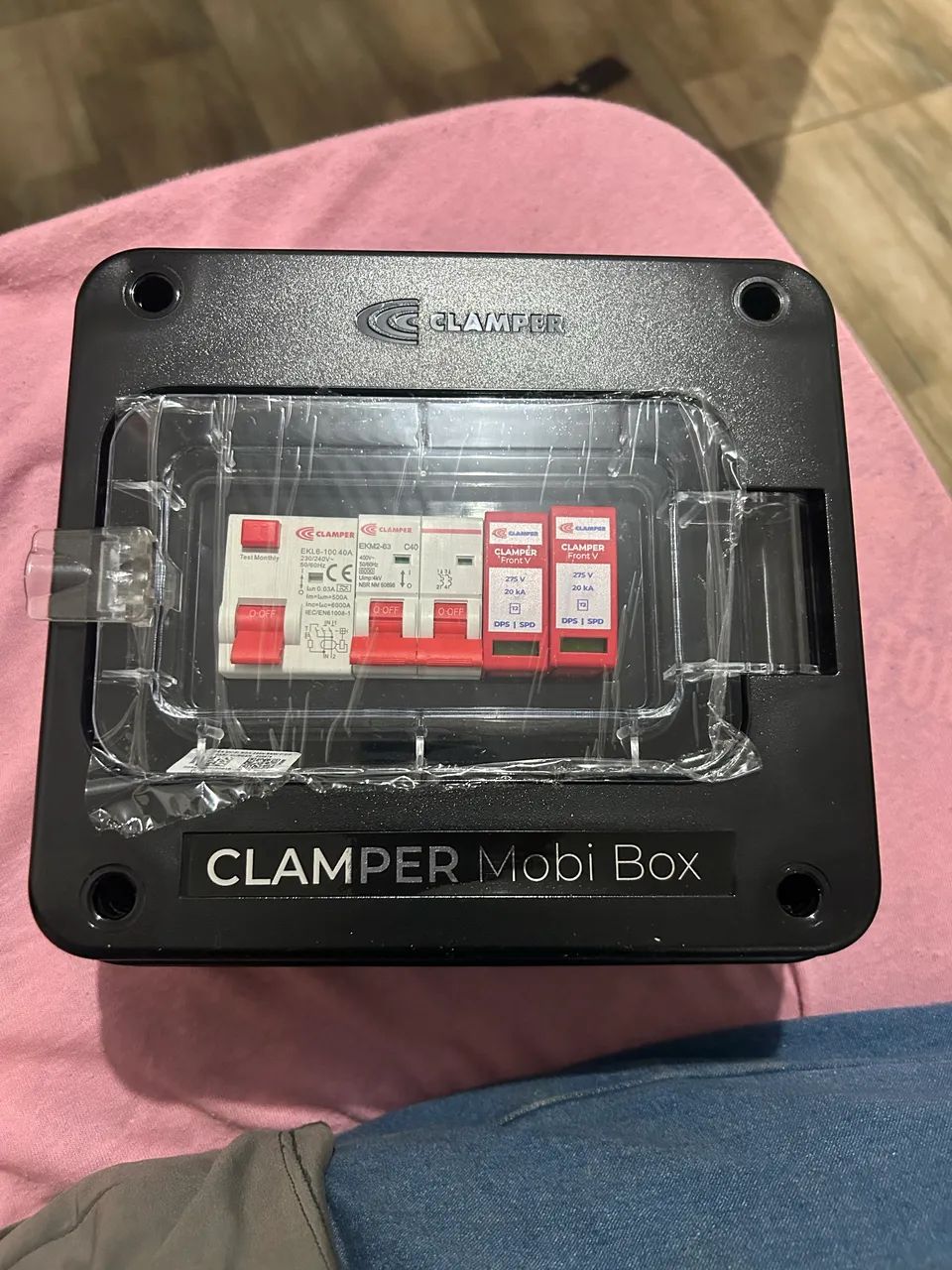 Quadro de proteção para carregador de carro 