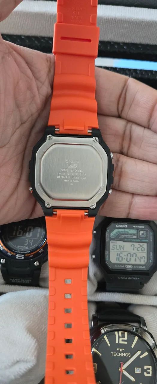 Relógio Digital Casio W-218H Preto e Laranja - Foto 2
