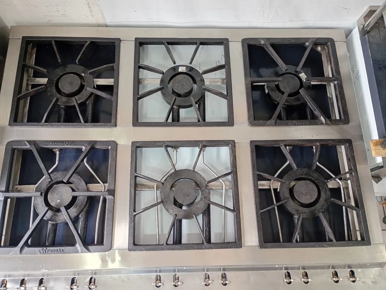 Fogão industrial em inox com paneleiro gradeado  - Foto 3