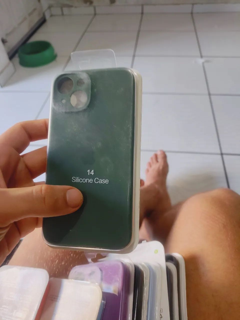 Vendo  LOTE  de 9 capinhas  iPhone 13 14 15 pro  - Foto 3