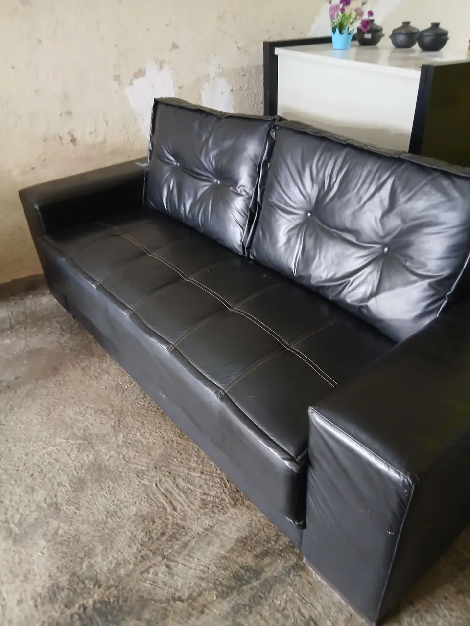 Sofá corino 3 lugares 