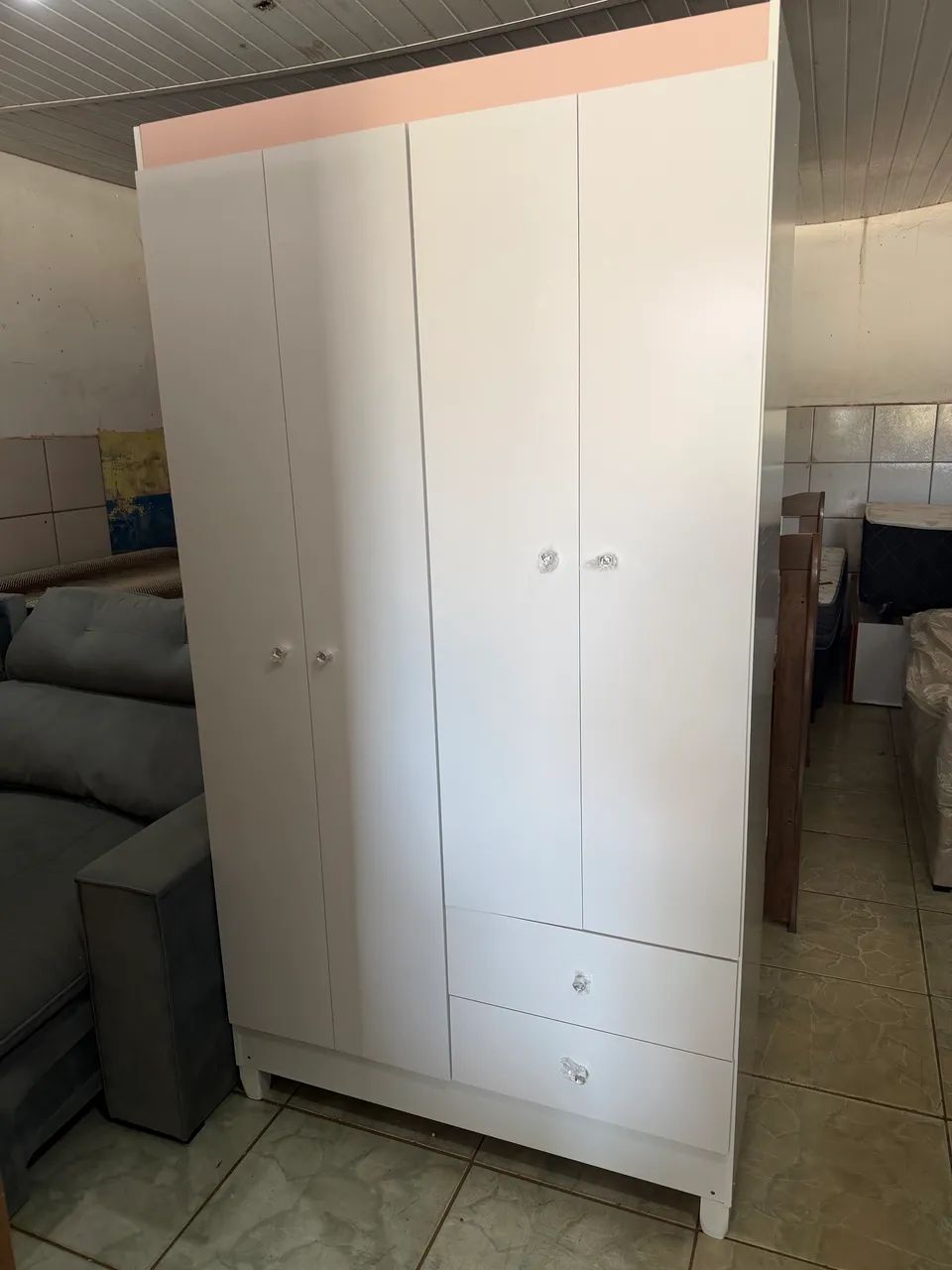 Guarda roupa 4 portas novo  - Foto 2