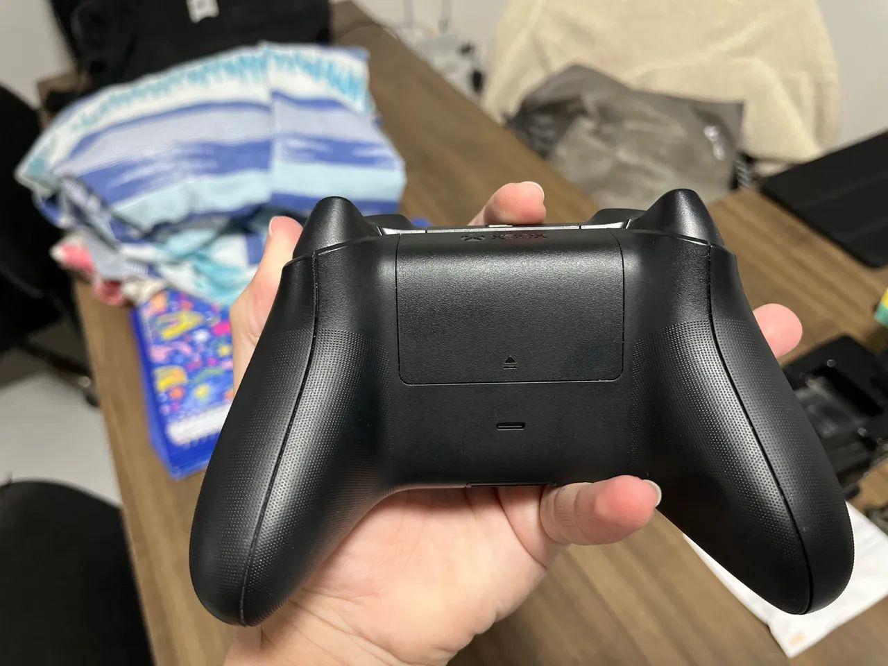 Controle Xbox Series X|S Original Microsoft Carbon Black com Caixa - Foto 4