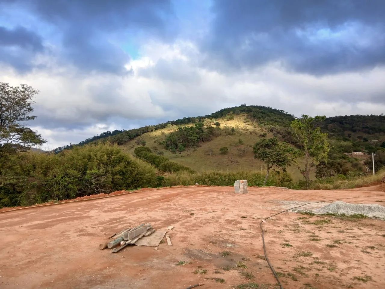 CHACARA 2.000 M² SERRA DA MOEDA MG