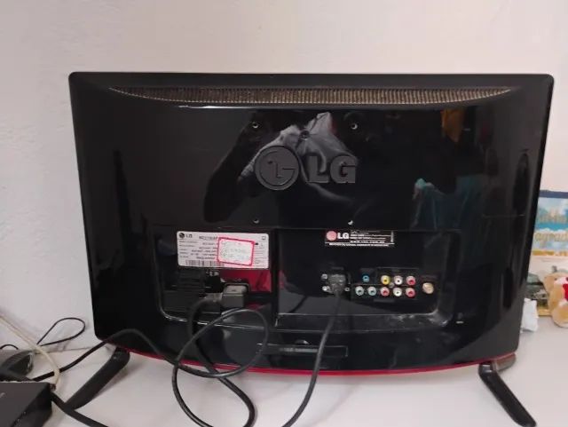 Tv e monitor LG 14 polegadas com conversor digital e controles  R$ 200,00 - Foto 3