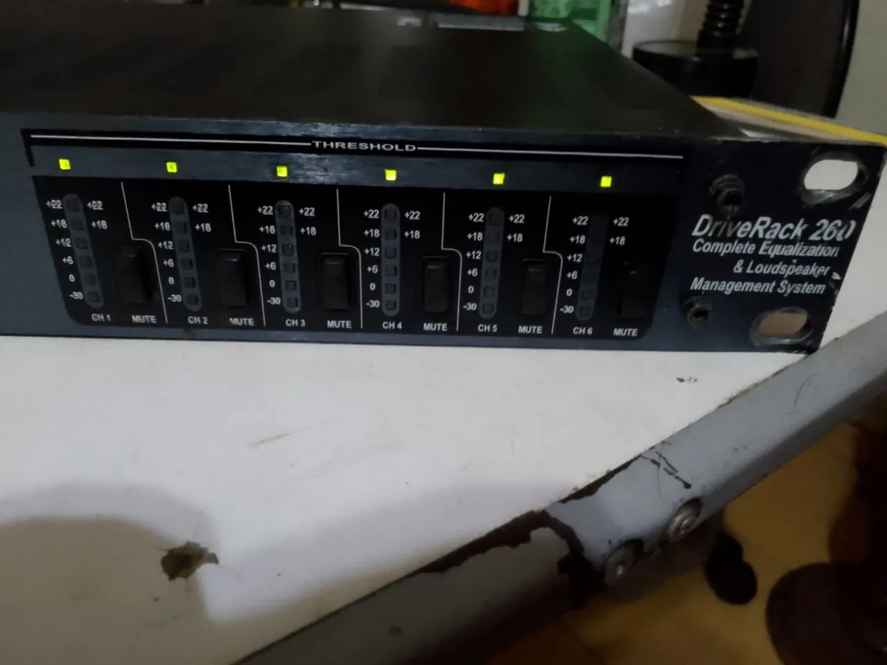 DBX 260 processador de áudio semi novo  - Foto 4