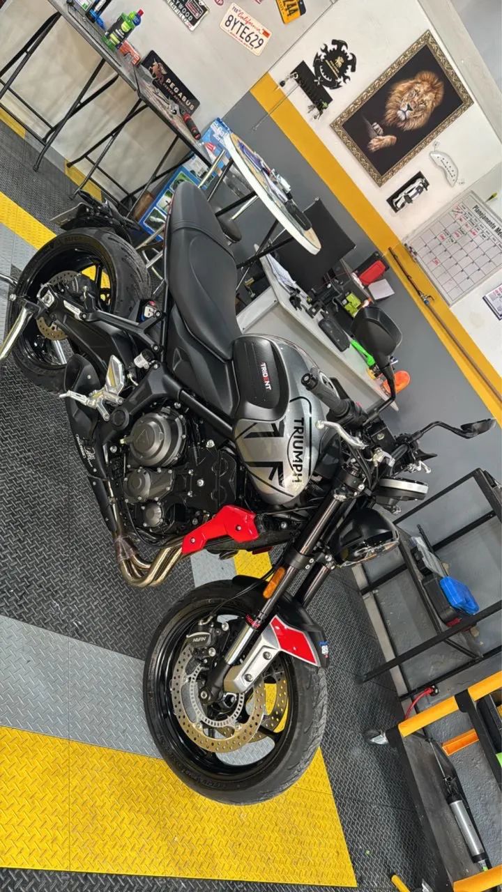 Triumph Trident 660 - Foto 2