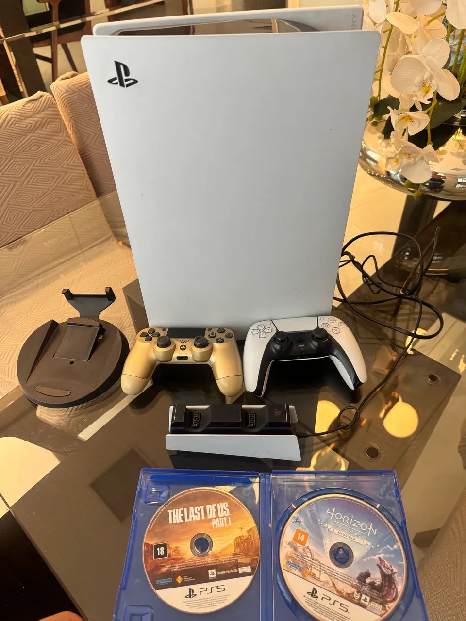 Ps5 Novo C/ 2 controles + Jogos + base de carregamento 