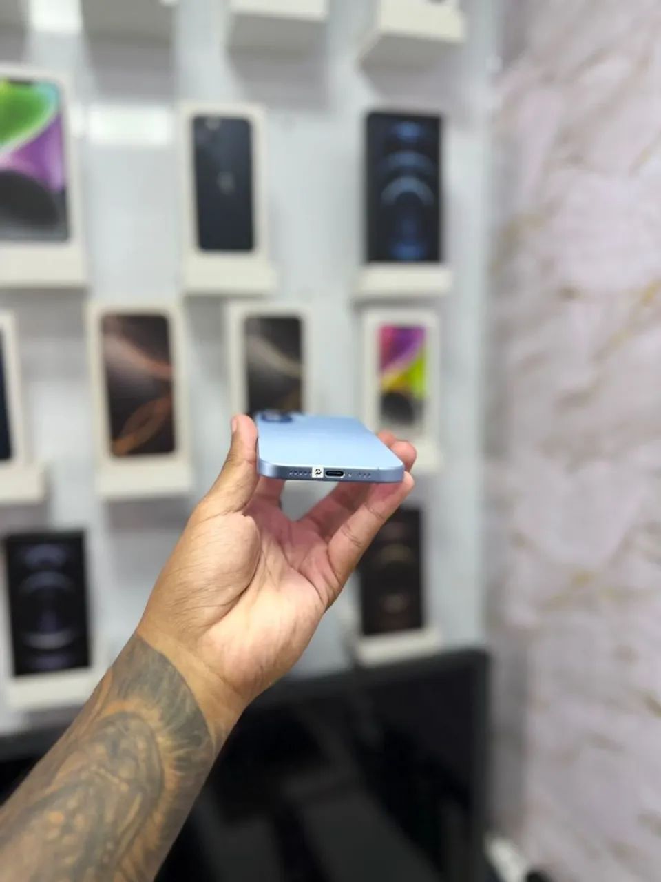IPHONE 17 256GB AZUL<br>R$ 4.999,00 - Foto 4