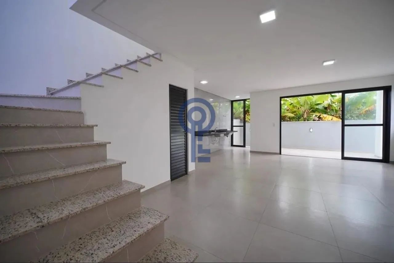 Casa 2 suítes nos Ingleses