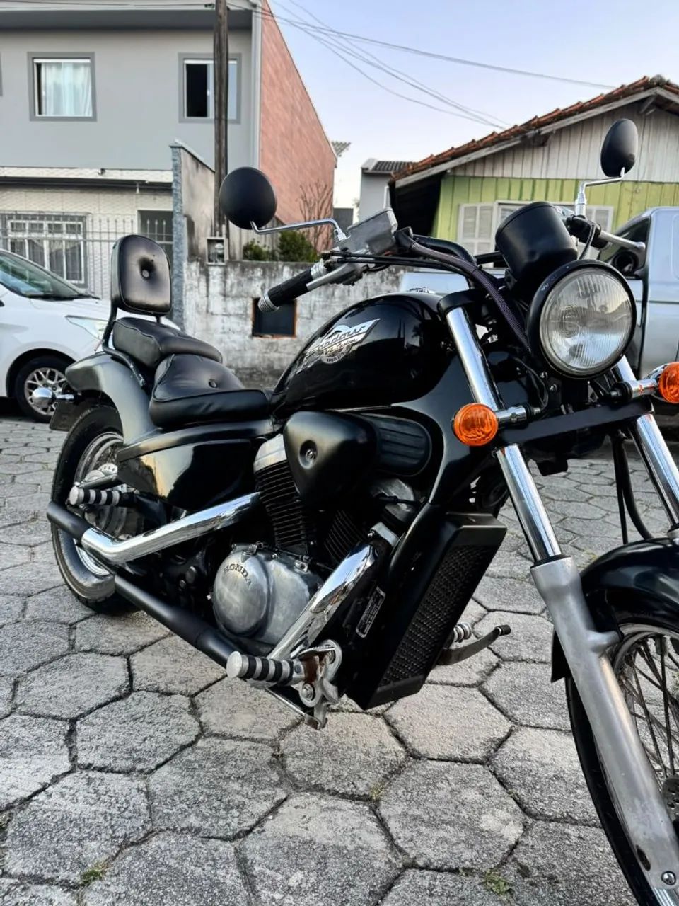 Shadow 600 1998