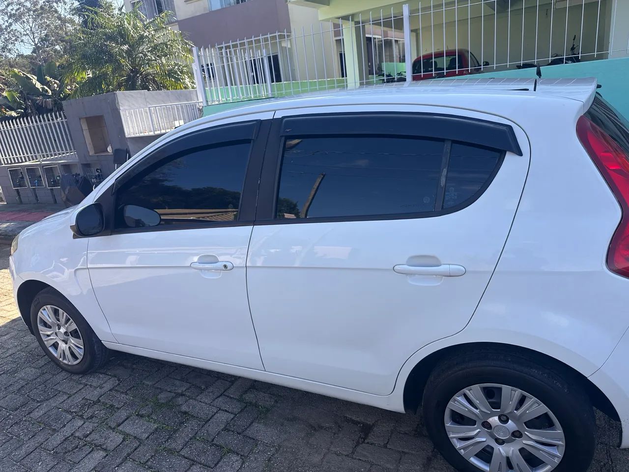 Fiat Palio Attractive 1.0 EVO Fire Flex 8V 5P 2013 - Foto 2